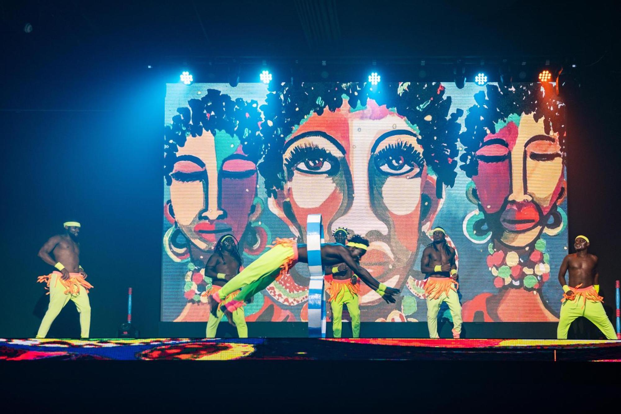 Grand Oasis Palm Hotel Cancún Exterior foto Prince performing at the 2007 NBA All-Star Game